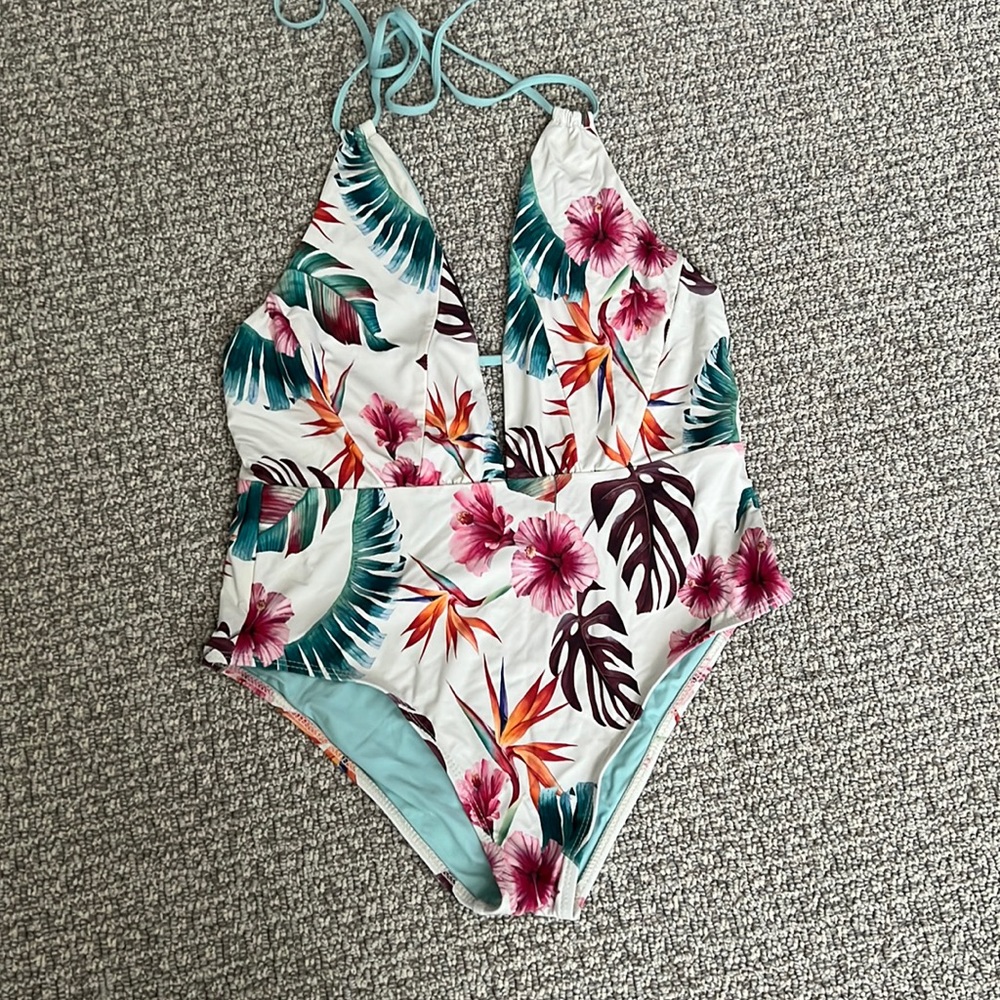 🟢 VYB White Blue Tropical Flower Leaf Print M